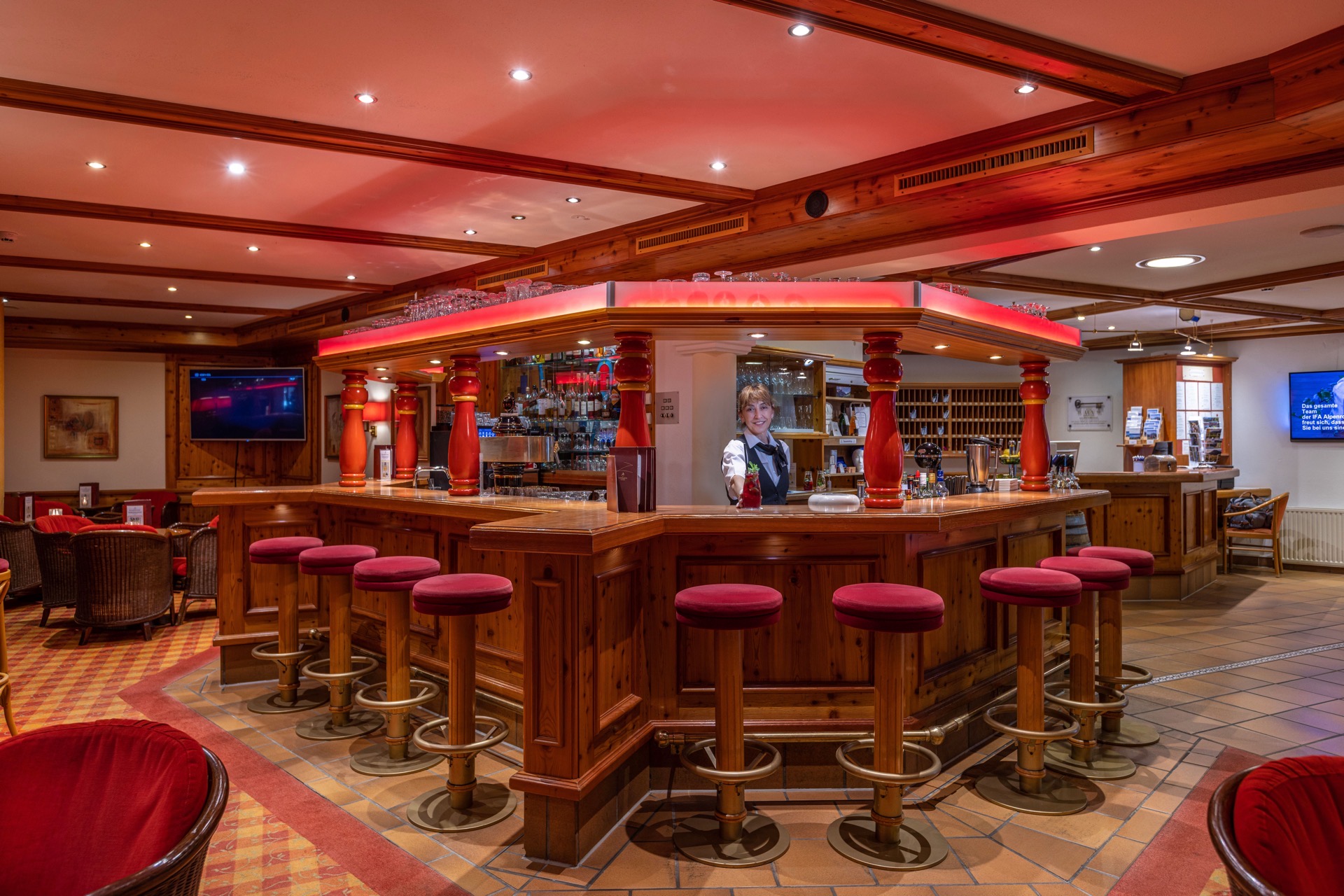 bar hotel ifa alpenrose