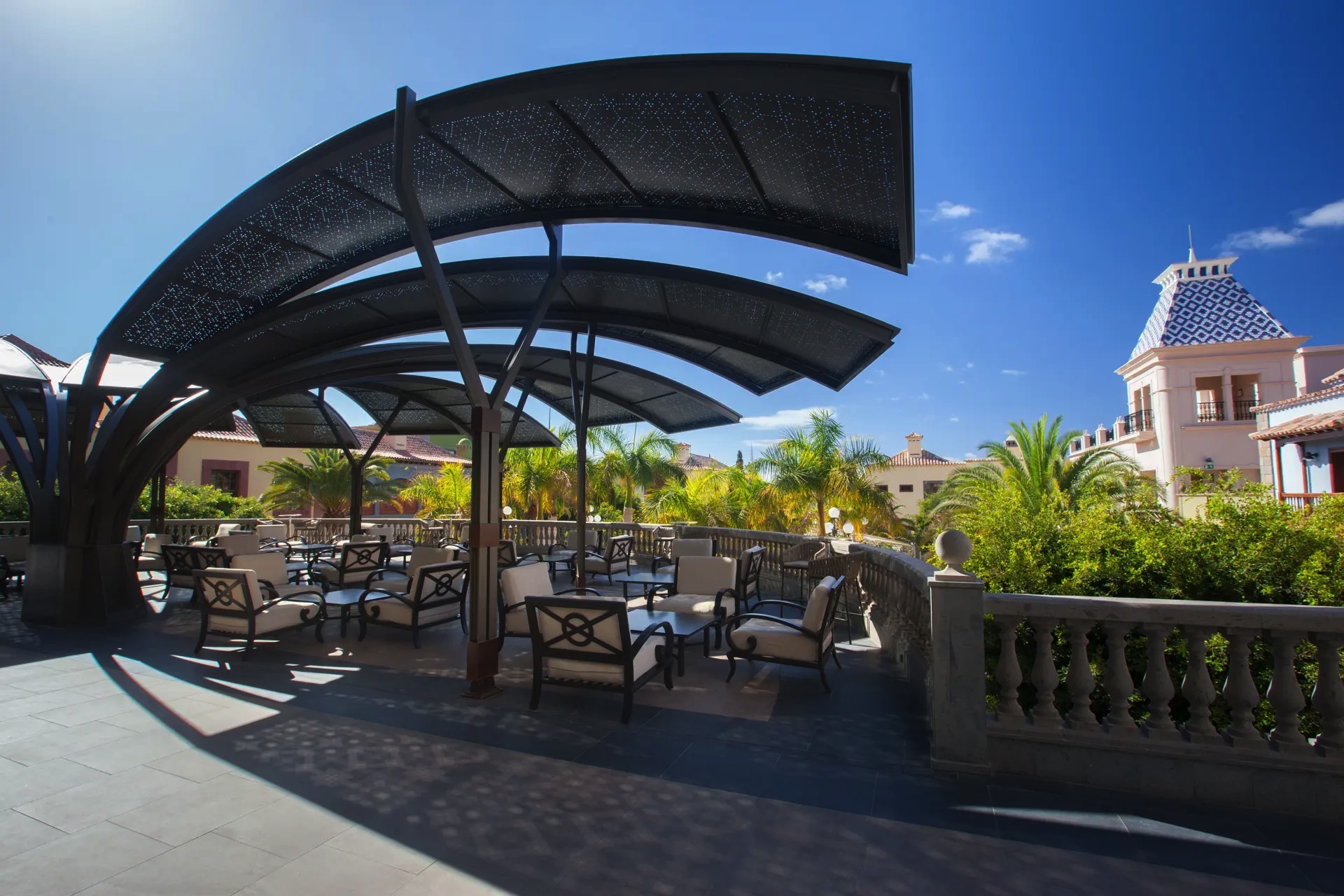 imágenes y fotos lopesan villa del conde resort & thalasso patio central