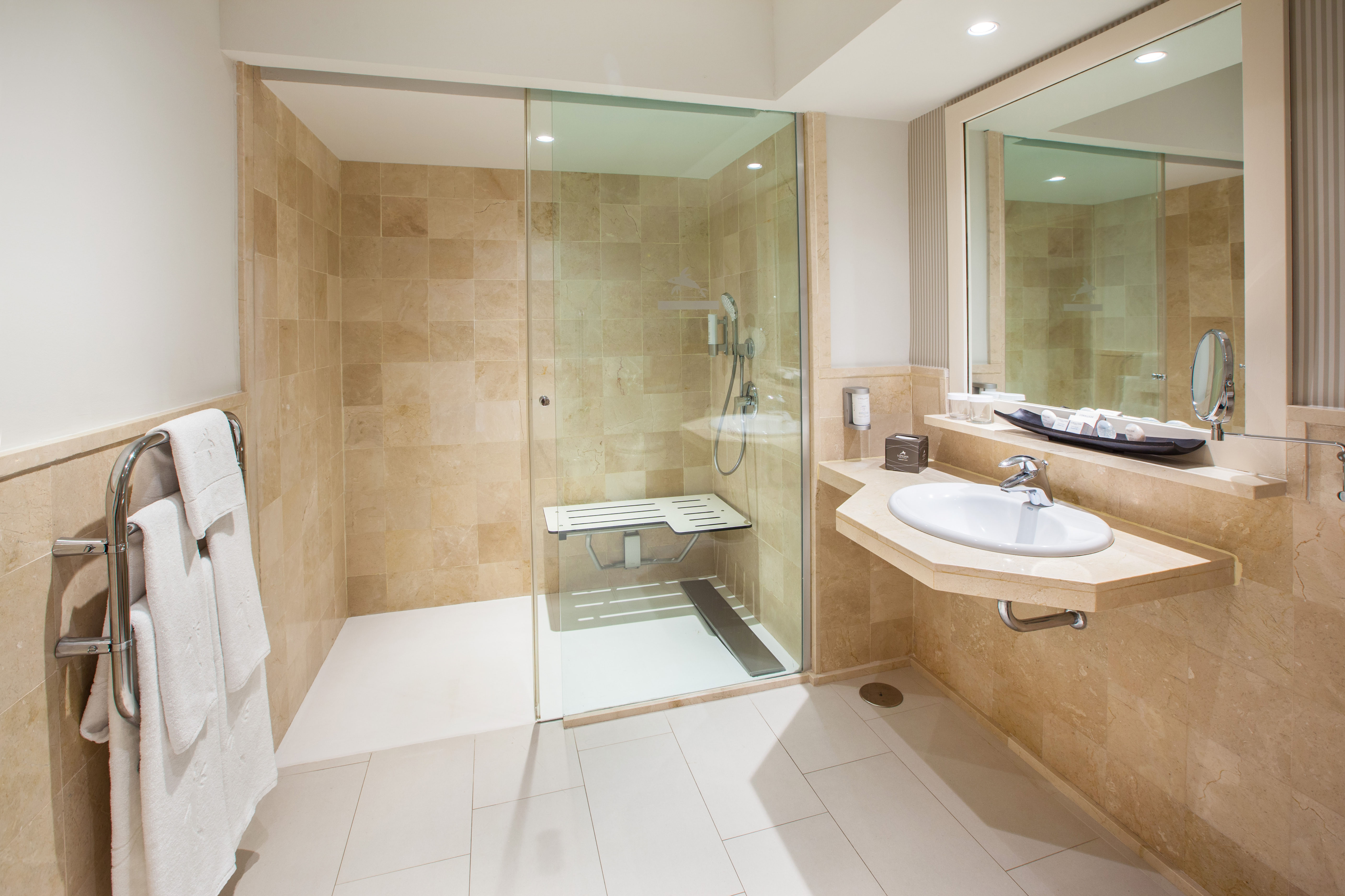 images and photos hotel lopesan villa del conde resort & thalasso room bathroom