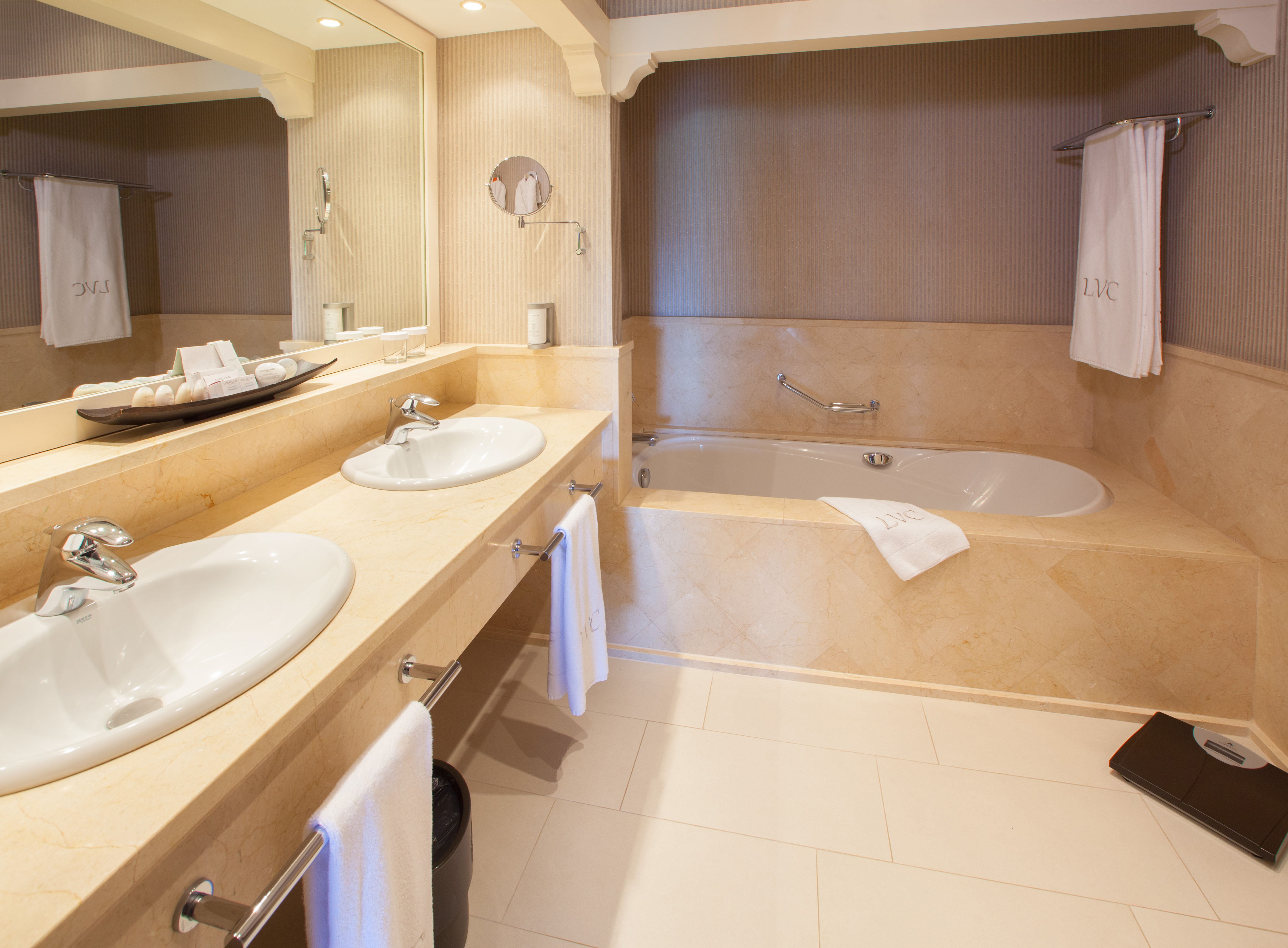 photos hotel lopesan villa del conde junior suite room bathroom
