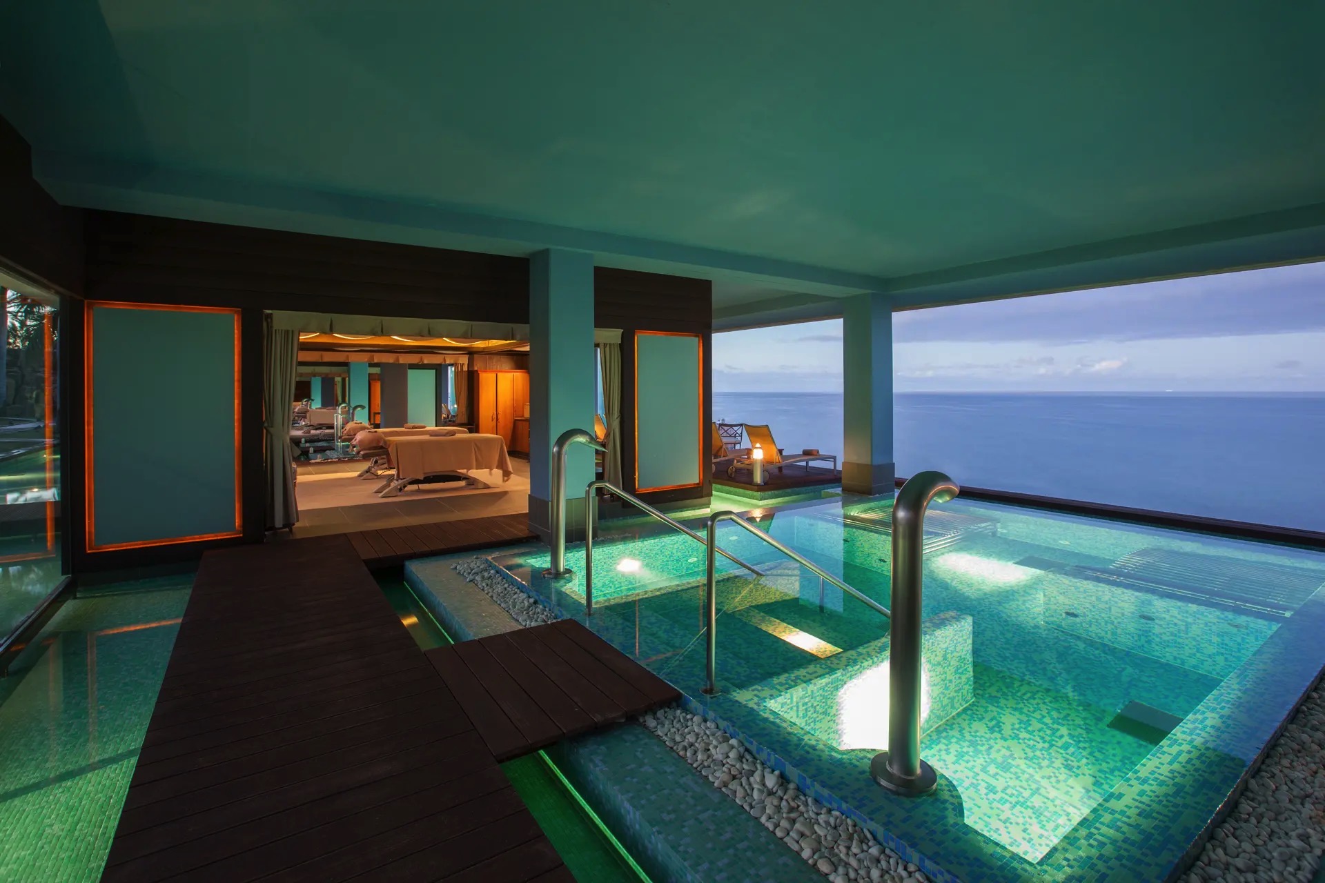 fotos vistas piscina interior hotel lopesan villa del conde