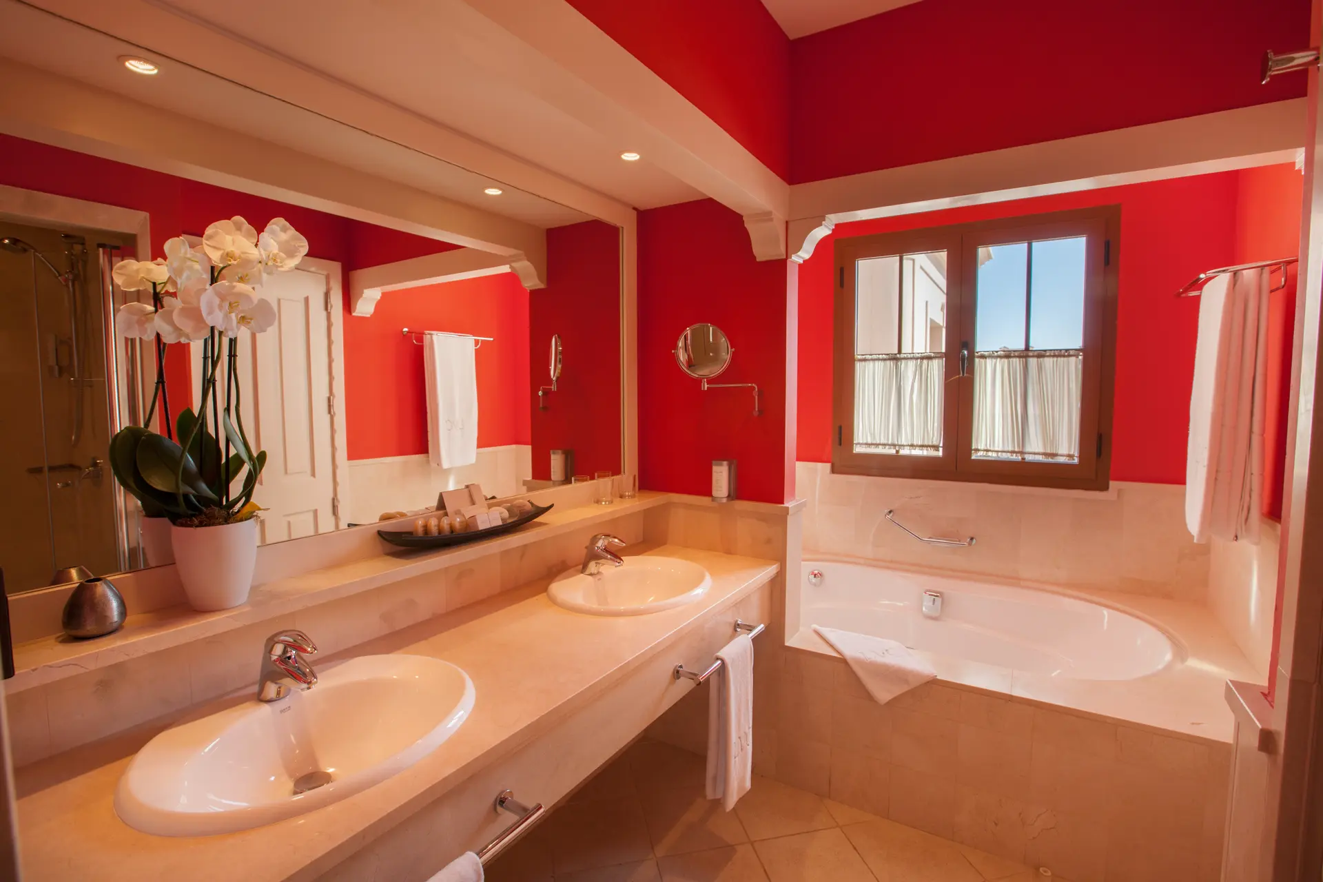 fotos hotel lopesan villa del conde royal suite badezimmer