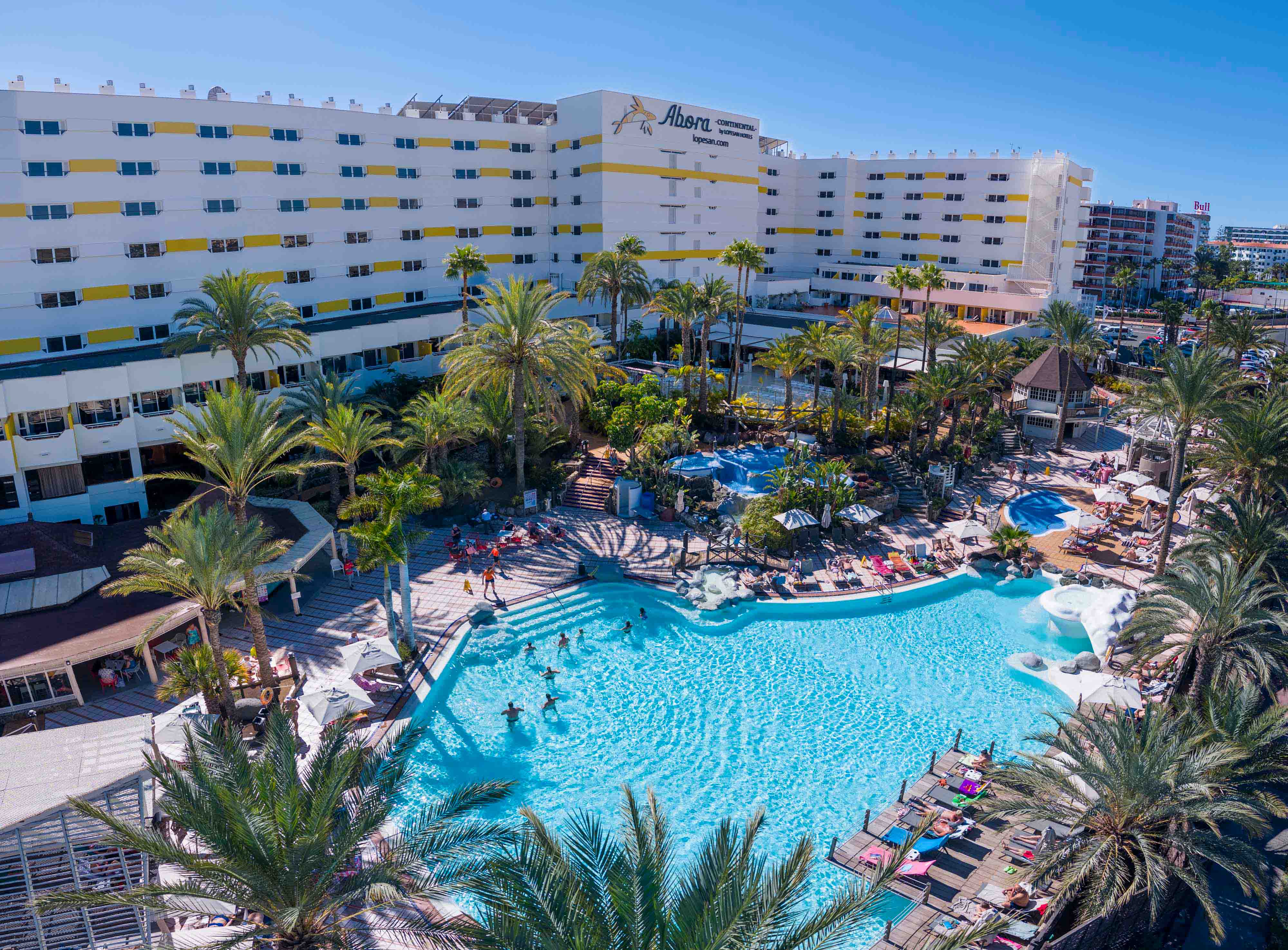 schwimmbadanlagen-hotel-abora-continental